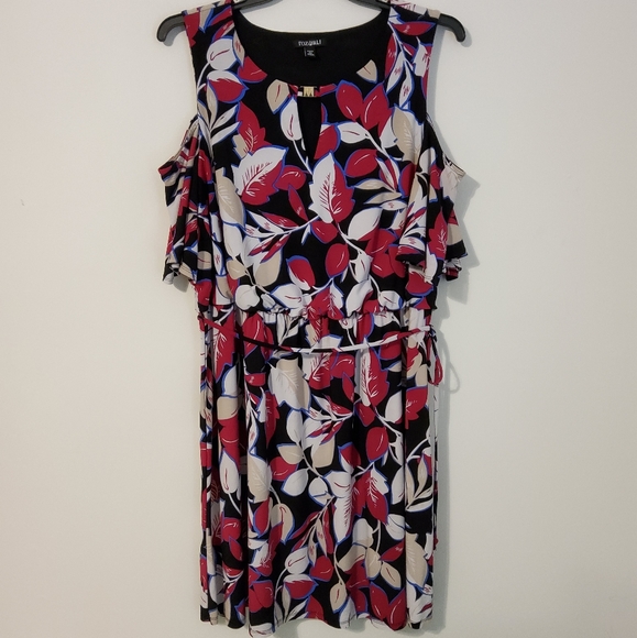 Roz & Ali Dresses & Skirts - ROZ & ALLI WOMAN 2X FLORAL PRINT SHIFT DRESS COLD SHOULDER SCOOP NECK